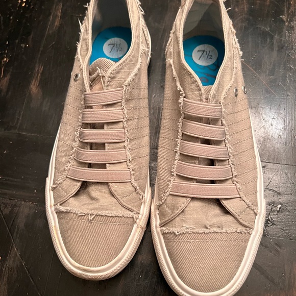 No tie sneakers - Picture 3 of 4